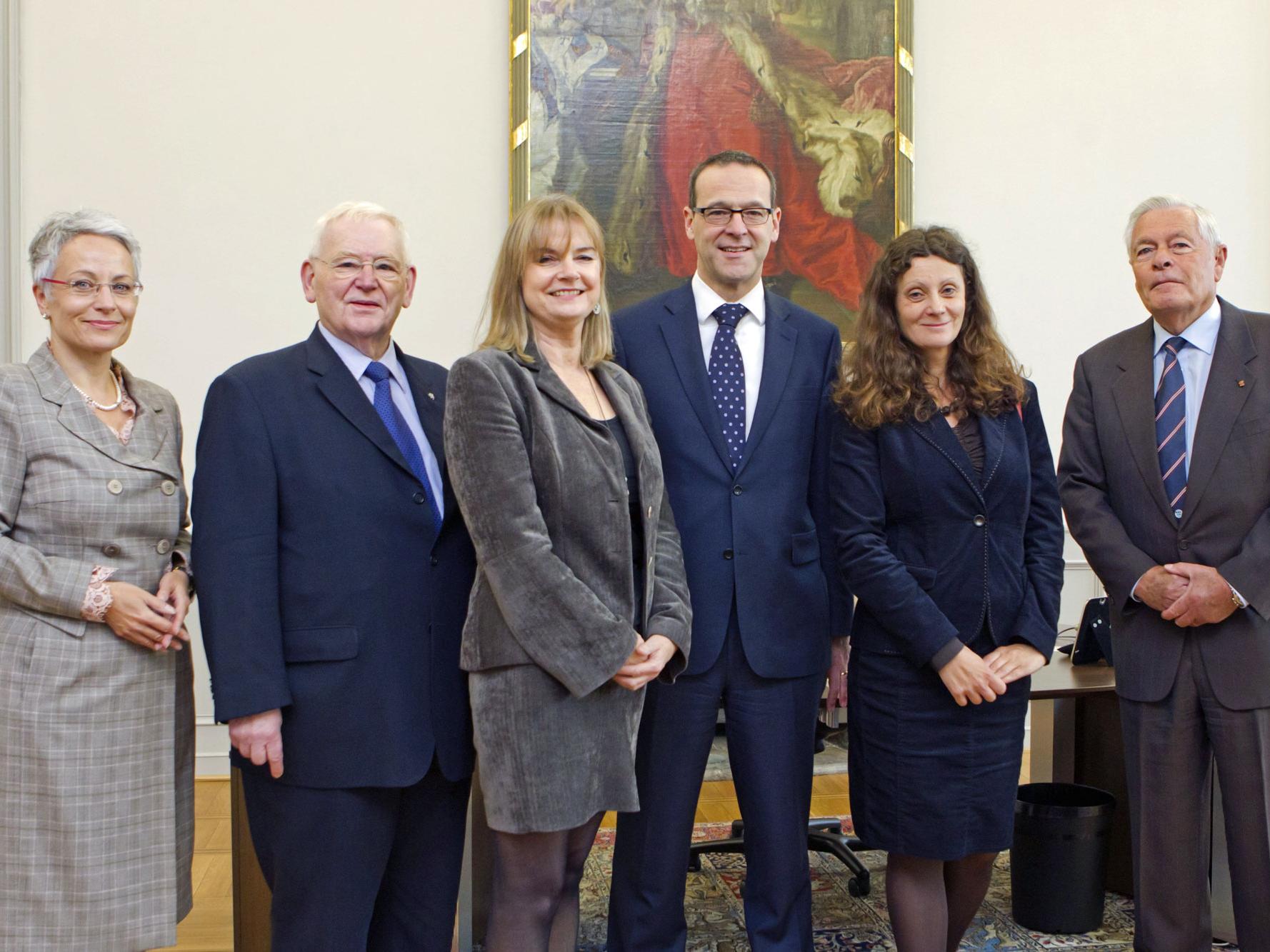 Foto: Sir Simon McDonald, Mayoress Cappel, MAC-Bonn