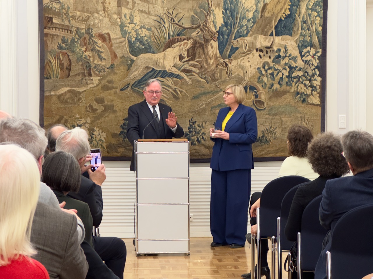 Foto: Prof. James D. Bindenagel bei der MAC Club Veranstaltung